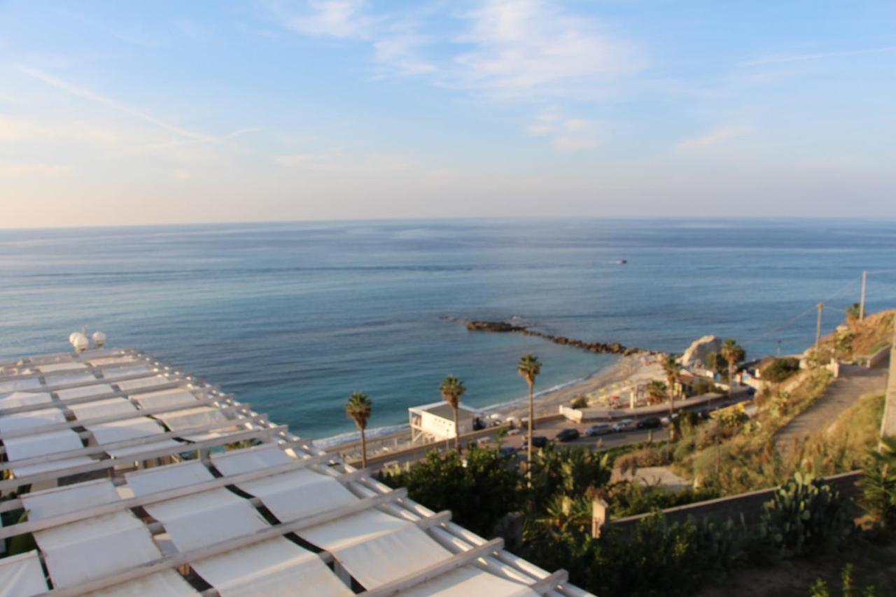 Mediterranean Boutique Hotel Тропея Экстерьер фото