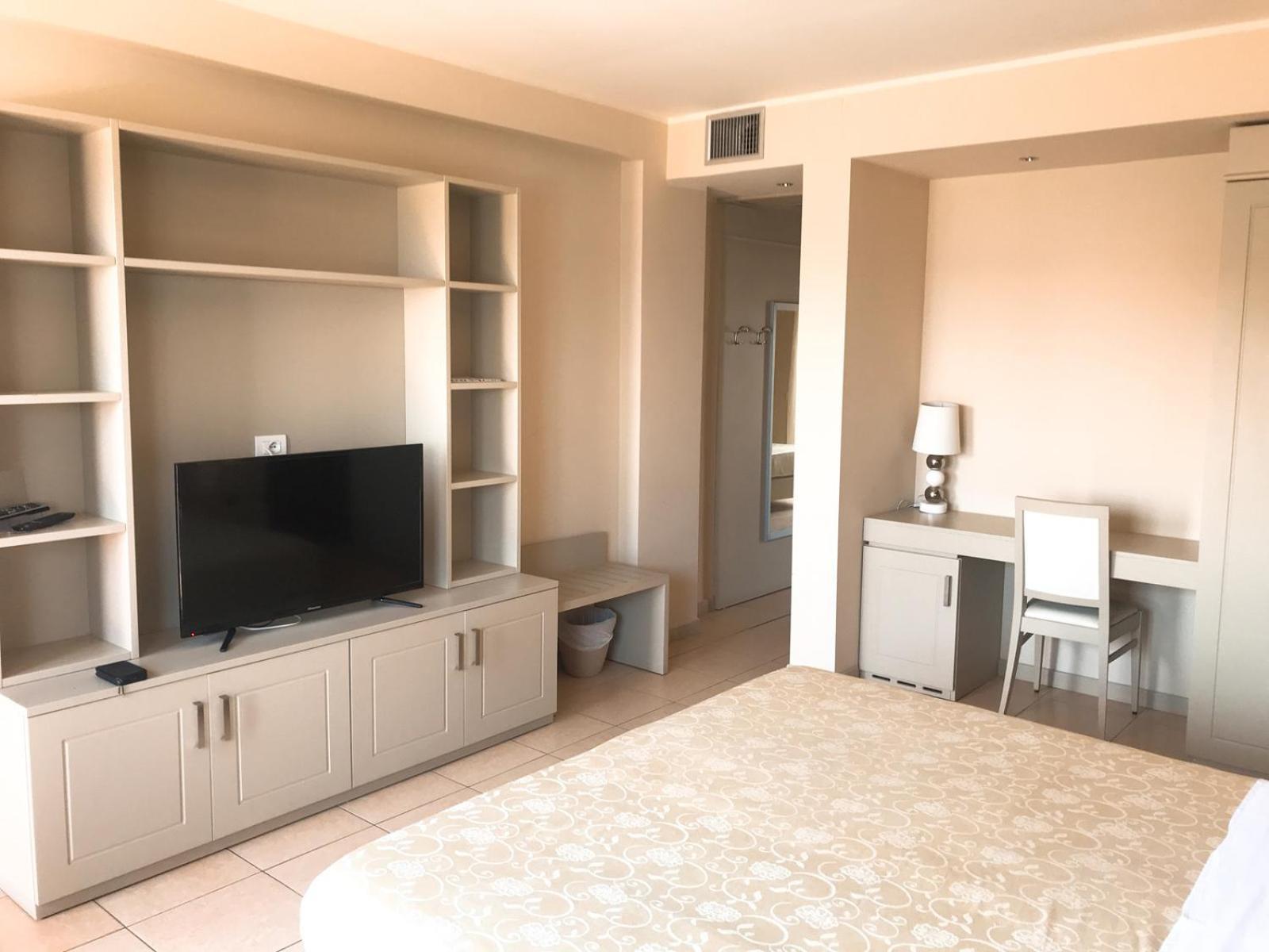 Mediterranean Boutique Hotel Тропея Экстерьер фото