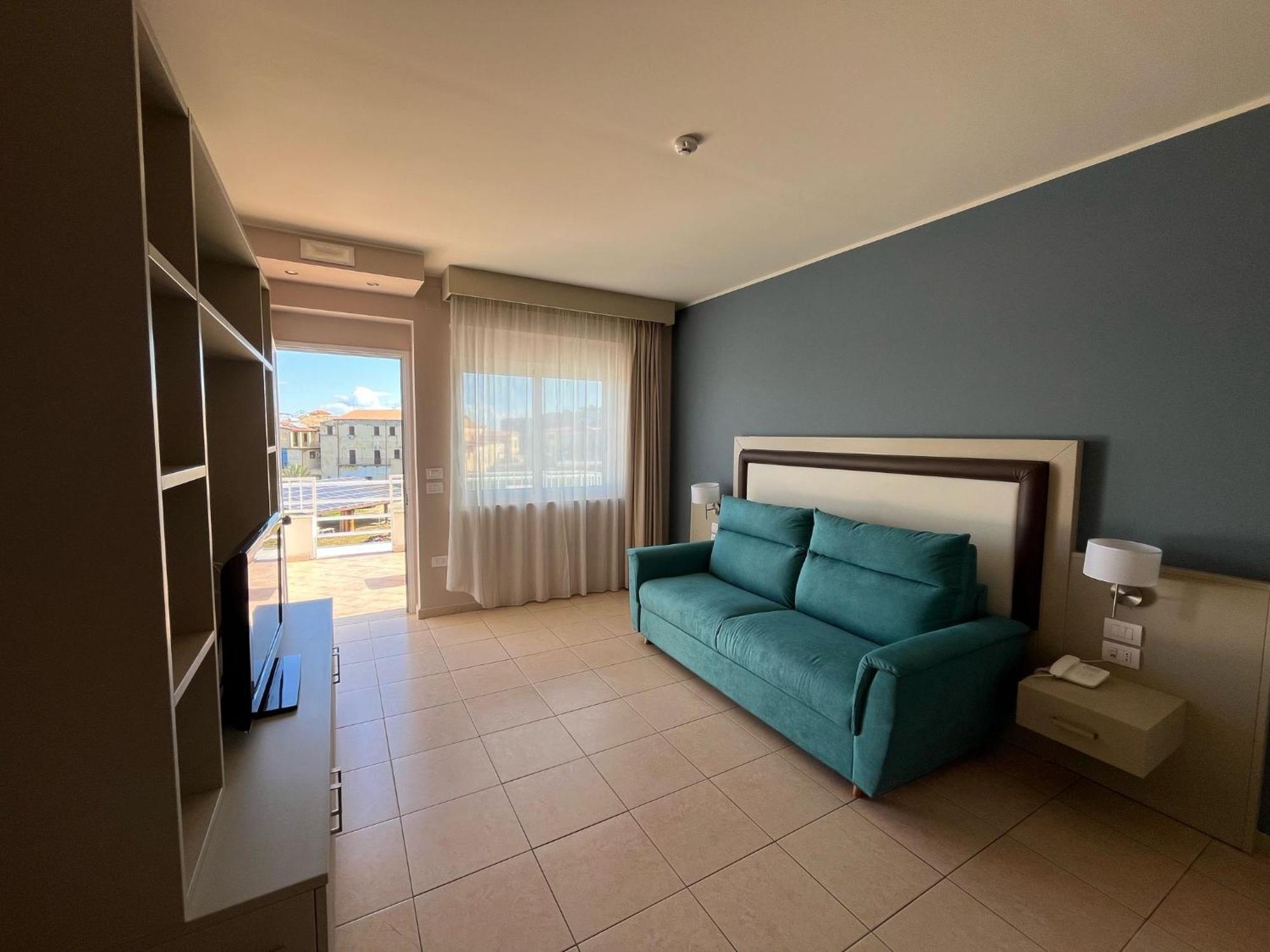 Mediterranean Boutique Hotel Тропея Экстерьер фото