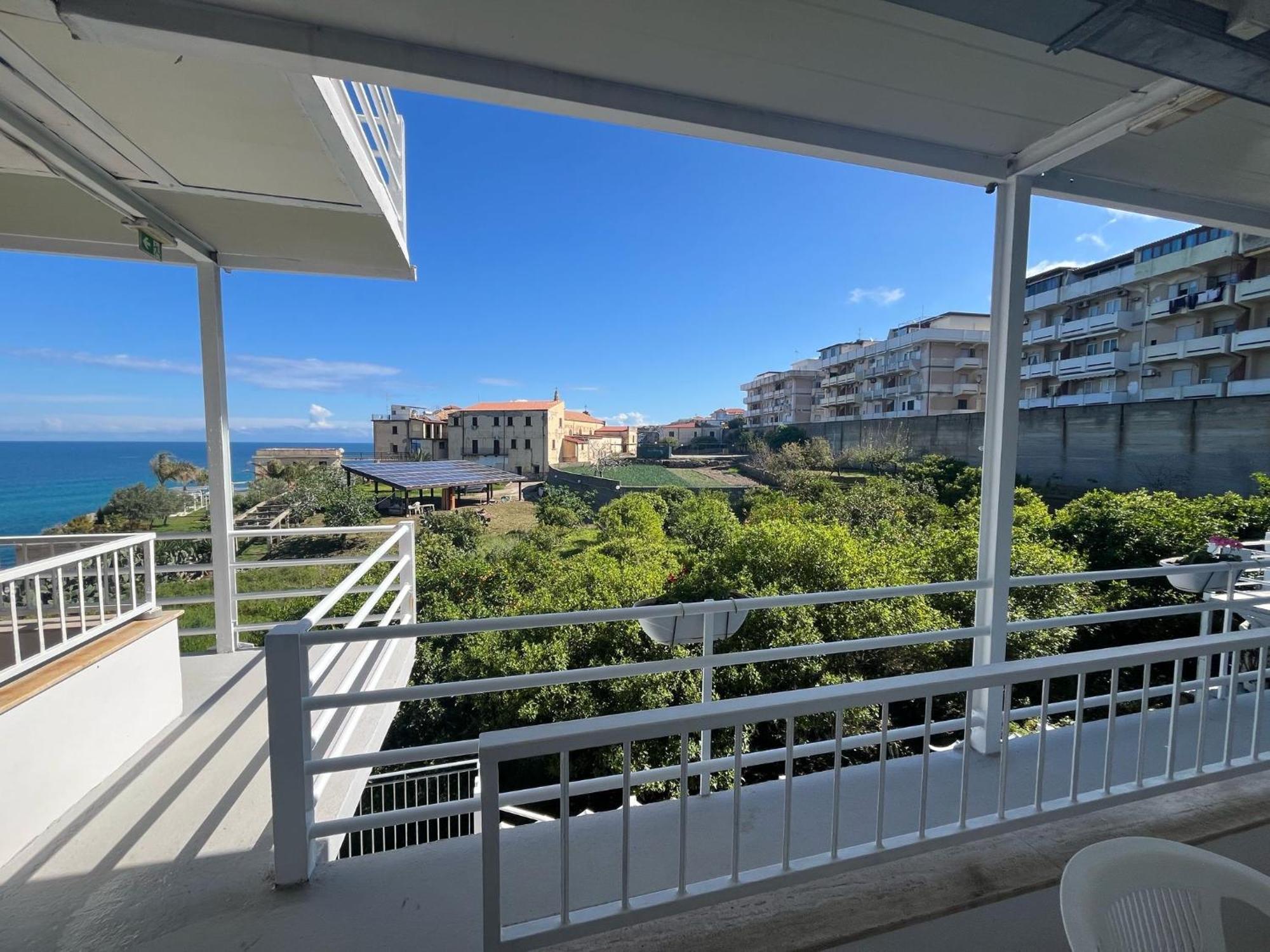 Mediterranean Boutique Hotel Тропея Экстерьер фото